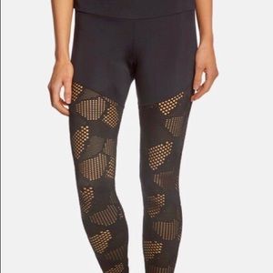 Onzie half/half honeycomb leggings. XS.